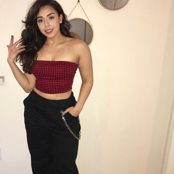 Meet your Posher, Celine - Picture 4 of 4